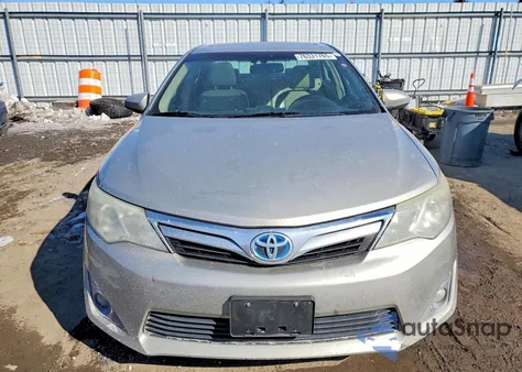 2013 Toyota Camry Hybrid z USA, uszkodzony, nr VIN 4T1BD1FK1DU094170